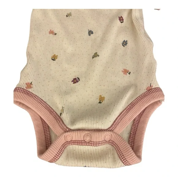 Easy Peasy Pink Floral Polka Dot Onesie Size 3-6months - Picture 3 of 4